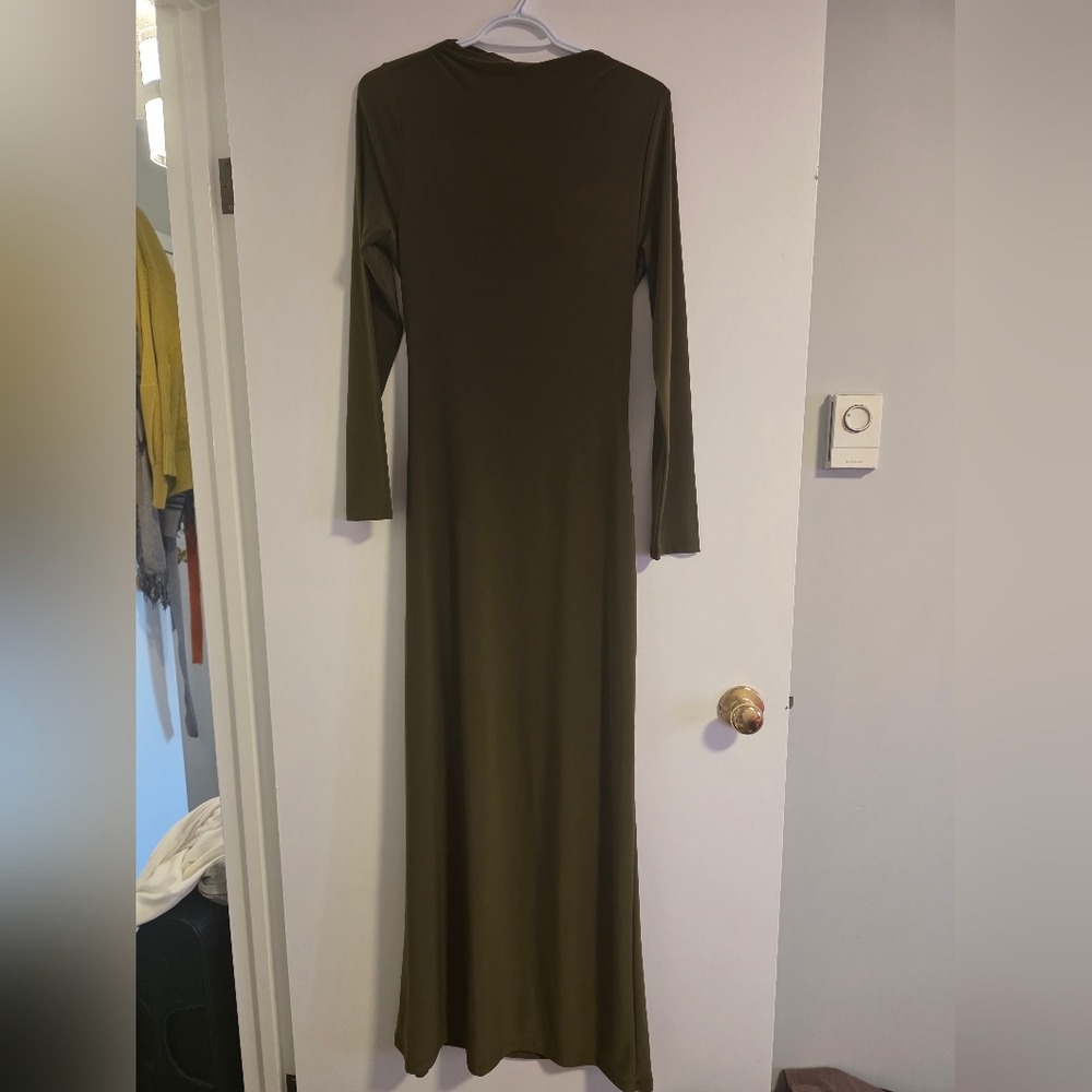 ARITZIA Women’s Large Olive Long Sleeved Maxi Dress